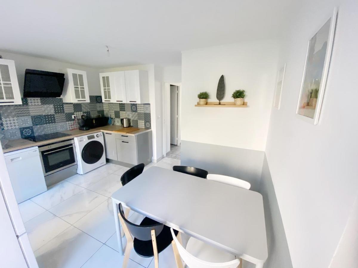 22 Chic & Cosy Grand Appart 92M2 Parking Gratuit Hypercentre Netflix Saint-Etienne (Loire) Exterior foto